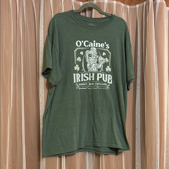 Green Irish Pub T-Shirt - Picture 1 of 5